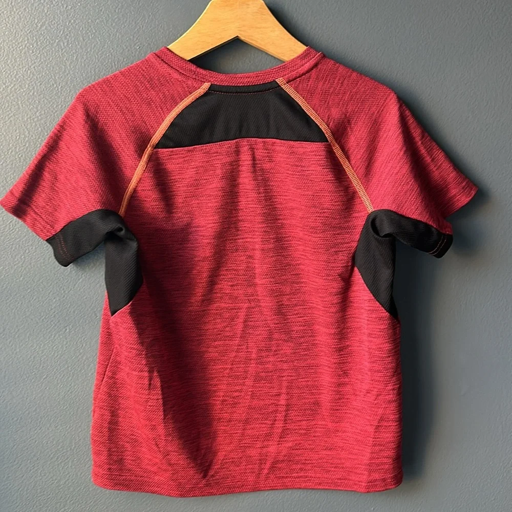 ❤️ OLD NAVY Active Boys tee shirt red black size medium size 8